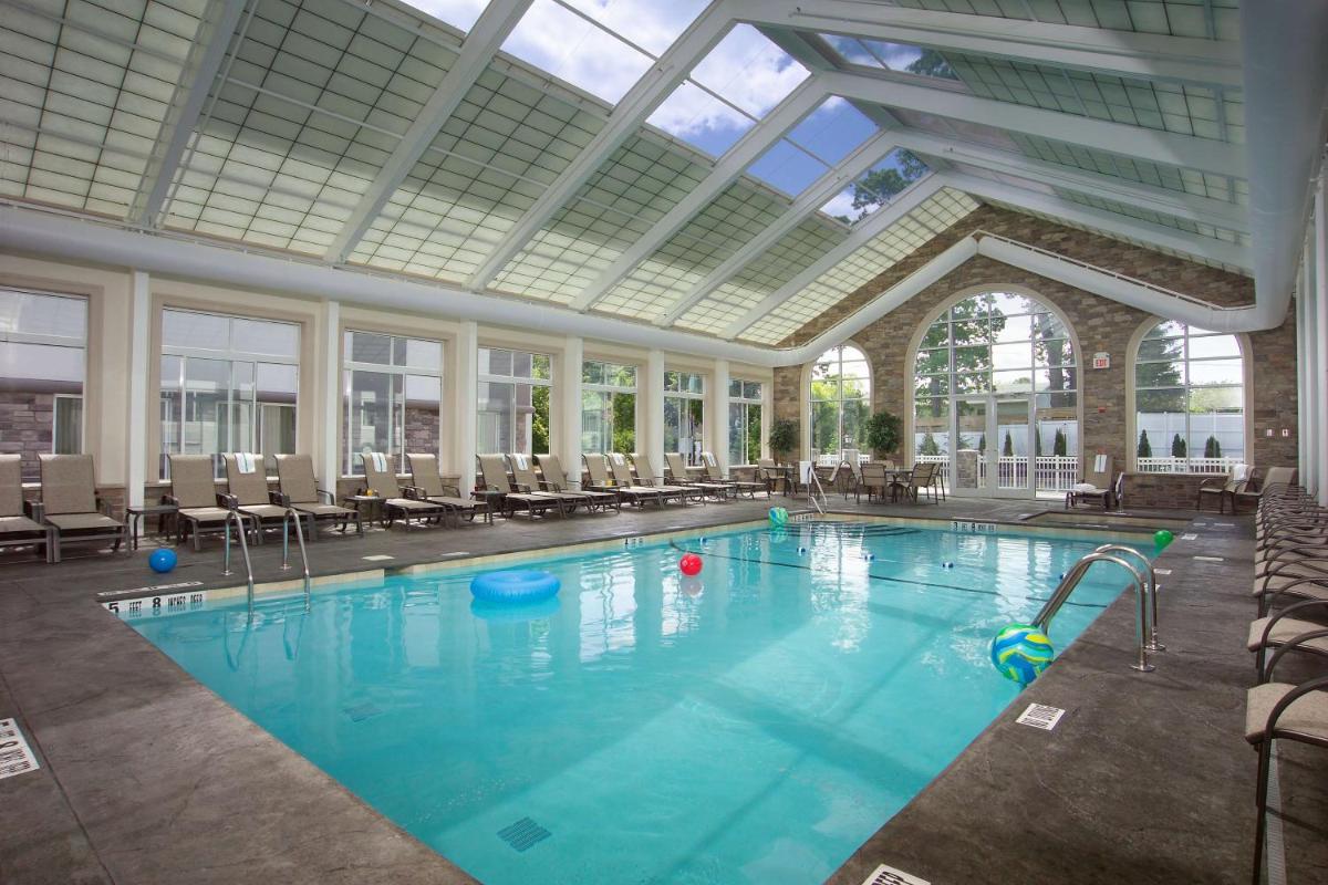 Popular attractions Area Nearby Property